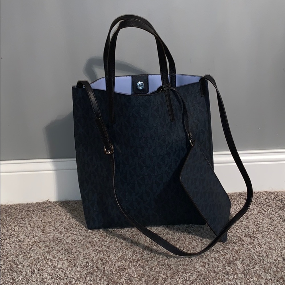 Michael Kors Crossbody handbag w matching wristlet